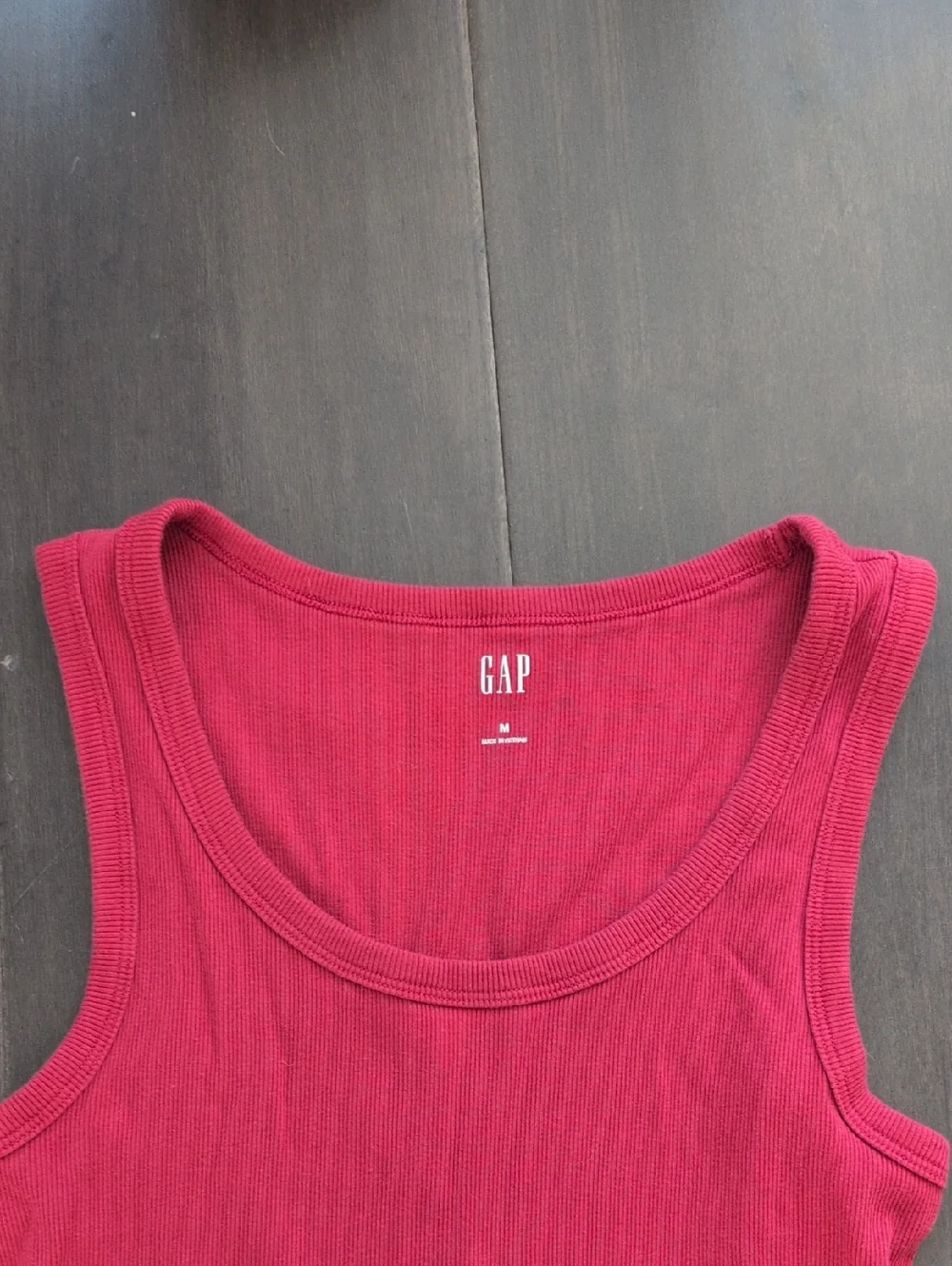 GAP Women's Raspberry Ribbed Tank Top - Picture 2 of 4